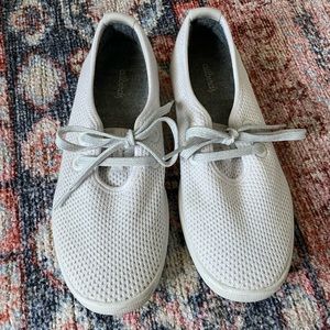White Allbirds Tree Skippers